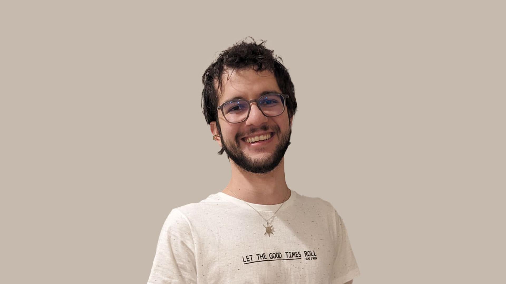 Rodrigo Marques sonriendo a la camera