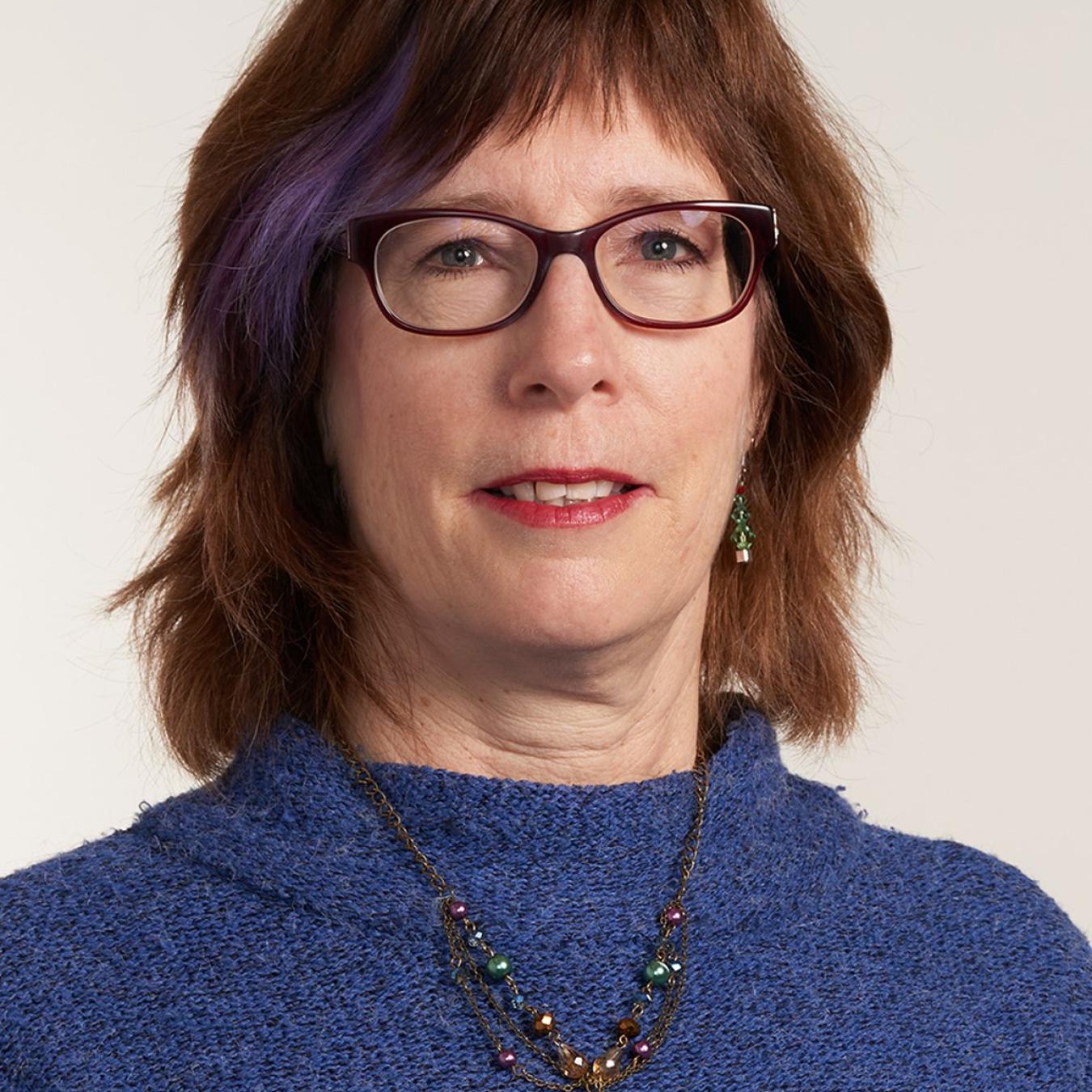 Headshot Linda Scratchley