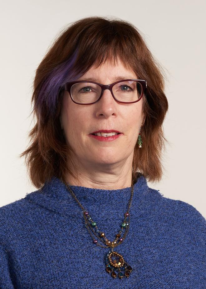 Headshot Linda Scratchley