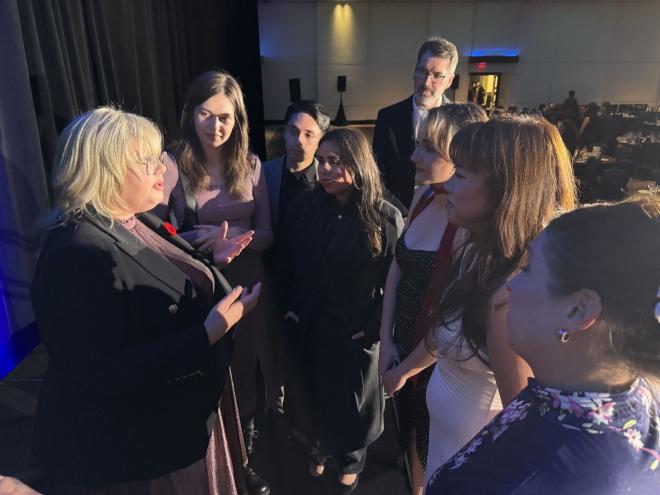 Langara Journalism students chatting with Katie Simpson, foreign correspondent for CBC News in Washington D.C.