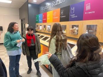 Student Neri Astrauskaite leads a workshop.