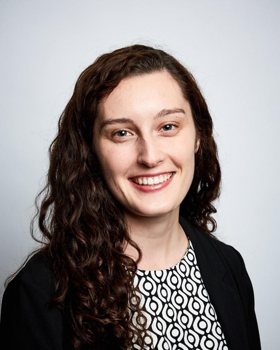 Headshot Julie Beadle