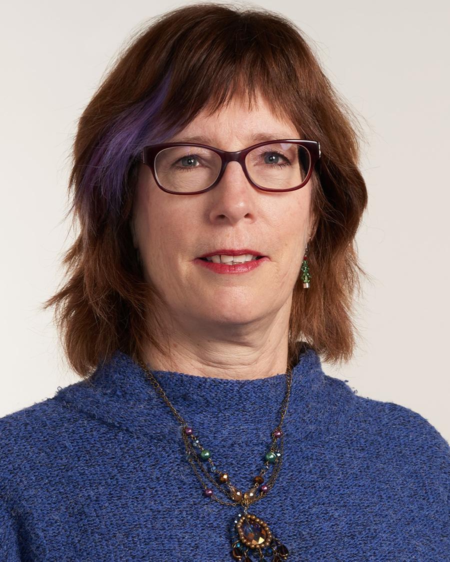 Headshot Linda Scratchley